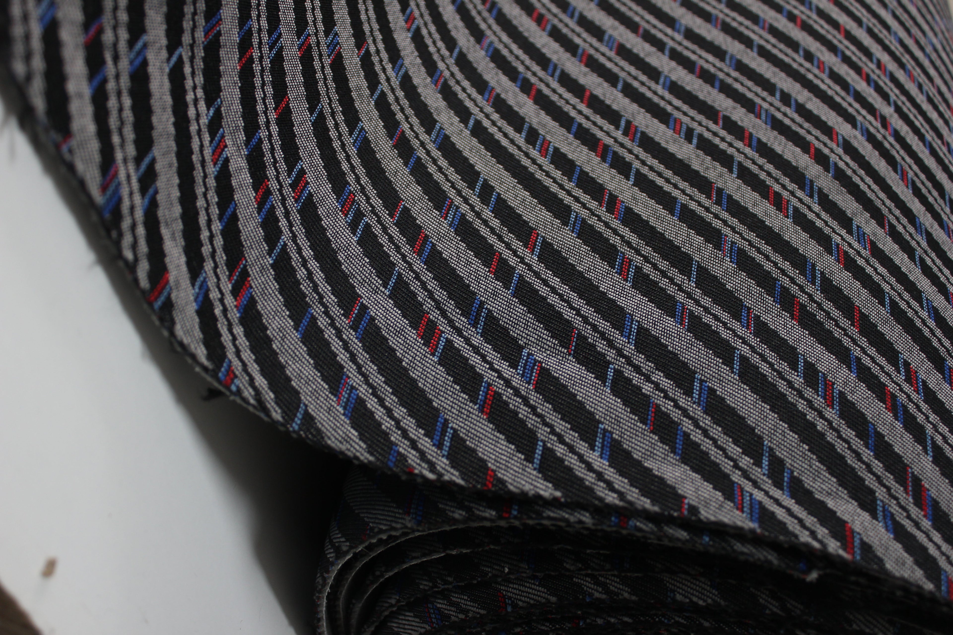 Tecido para estofos de automóveis BMW e Opel, cinzento - Insignia, Astra, Corsa, Mokka - Espuma de 3 mm - 150 cm (59") - Ideal para bancos, interiores e automóveis.