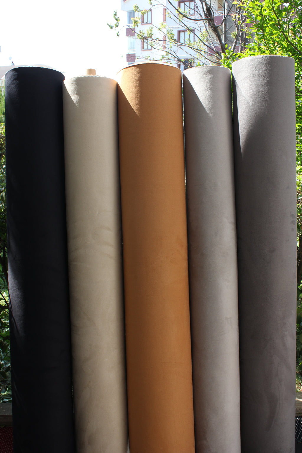 Tela de gamuza negra para tapizado de techo con respaldo de espuma y fieltro, 150 cm (59") de ancho. Realza el interior de tu coche | Ideal para tapicería y techo corredizo.