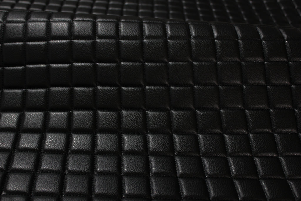 Tela de vinilo negro acolchado para tapicería de coche | 5 x 5 cm, puntada de diamante simple con espuma de 5 mm | 140 cm de ancho | Automotriz