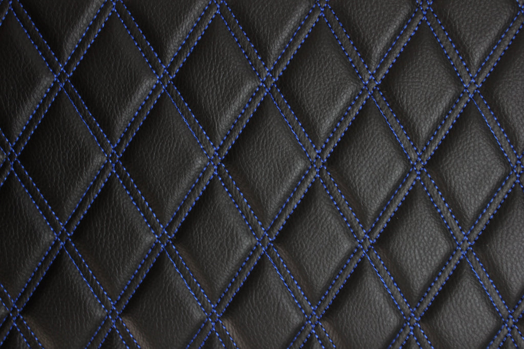 Tela de vinilo acolchado azul doble para tapicería de coche | 5 x 7,5 cm, 5 x 7,5 cm, costura de diamante, respaldo de espuma de 5 mm, 140 cm de ancho x 140 cm de ancho