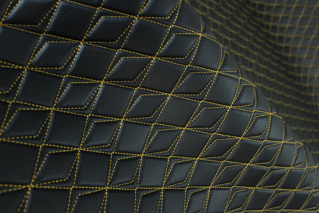 Tapicería dorada de cuero sintético negro con costuras de mariposa y respaldo de espuma - Ideal para proyectos de bricolaje | Asientos de coche | Puerta, interior, cabecera | 140 cm