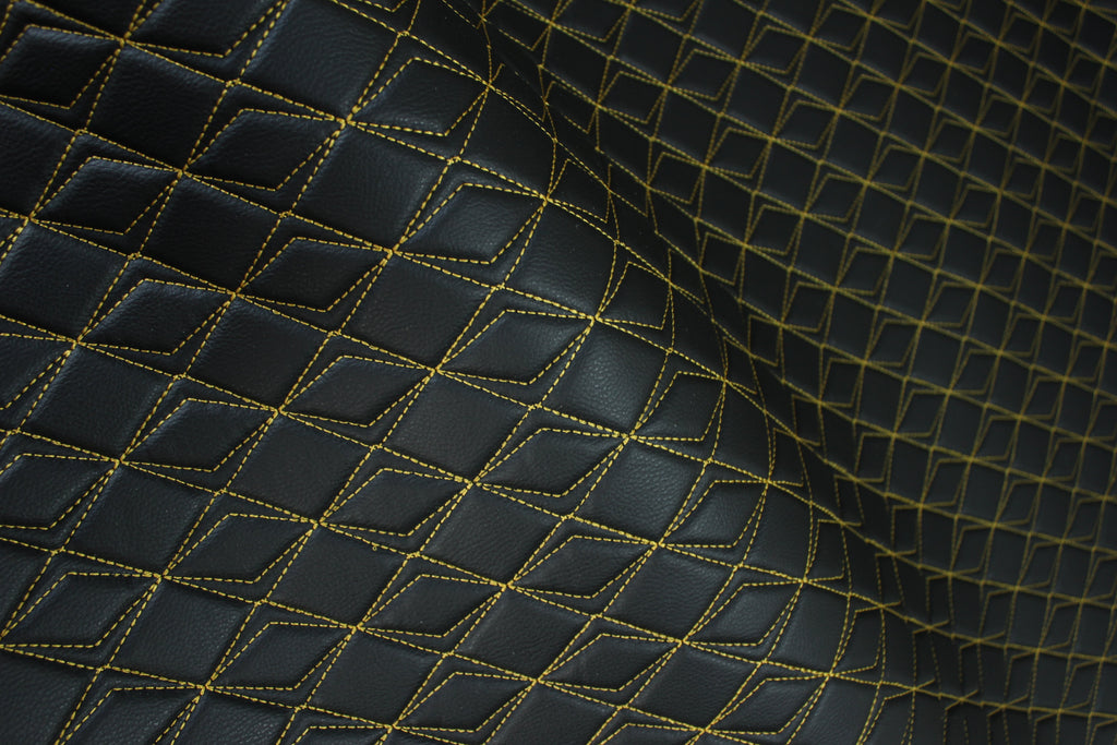 Tapicería dorada de cuero sintético negro con costuras de mariposa y respaldo de espuma - Ideal para proyectos de bricolaje | Asientos de coche | Puerta, interior, cabecera | 140 cm