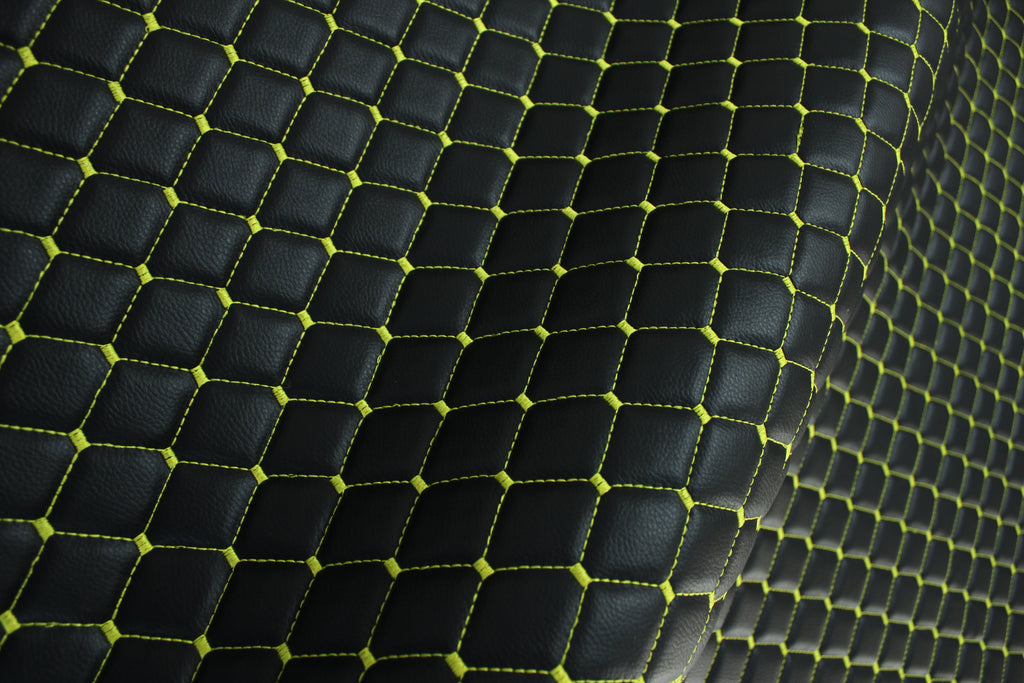 Tecido para Estofo Automóvel em Vinil Sintético Acolchoado Preto e Amarelo com Estampado de Pele | Costura em Diamante 5x5cm (2"x2") com Espuma de 5mm | 140cm de Largura | Automotivo