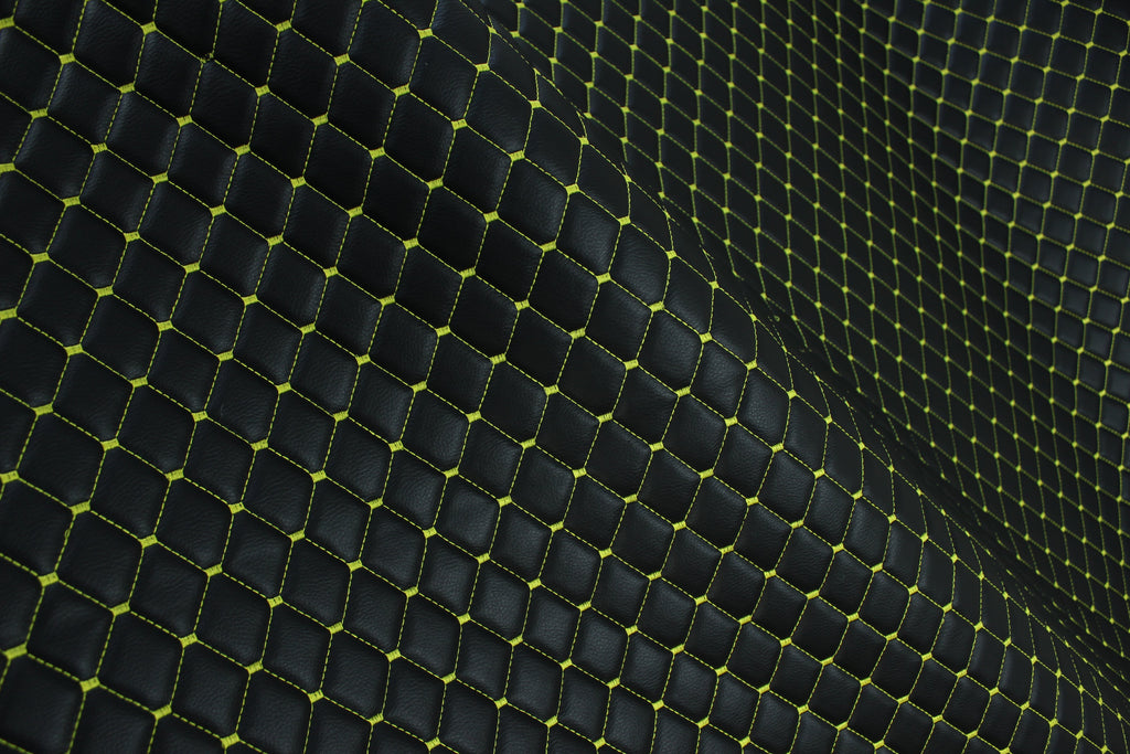 Tecido para Estofo Automóvel em Vinil Sintético Acolchoado Preto e Amarelo com Estampado de Pele | Costura em Diamante 5x5cm (2"x2") com Espuma de 5mm | 140cm de Largura | Automotivo