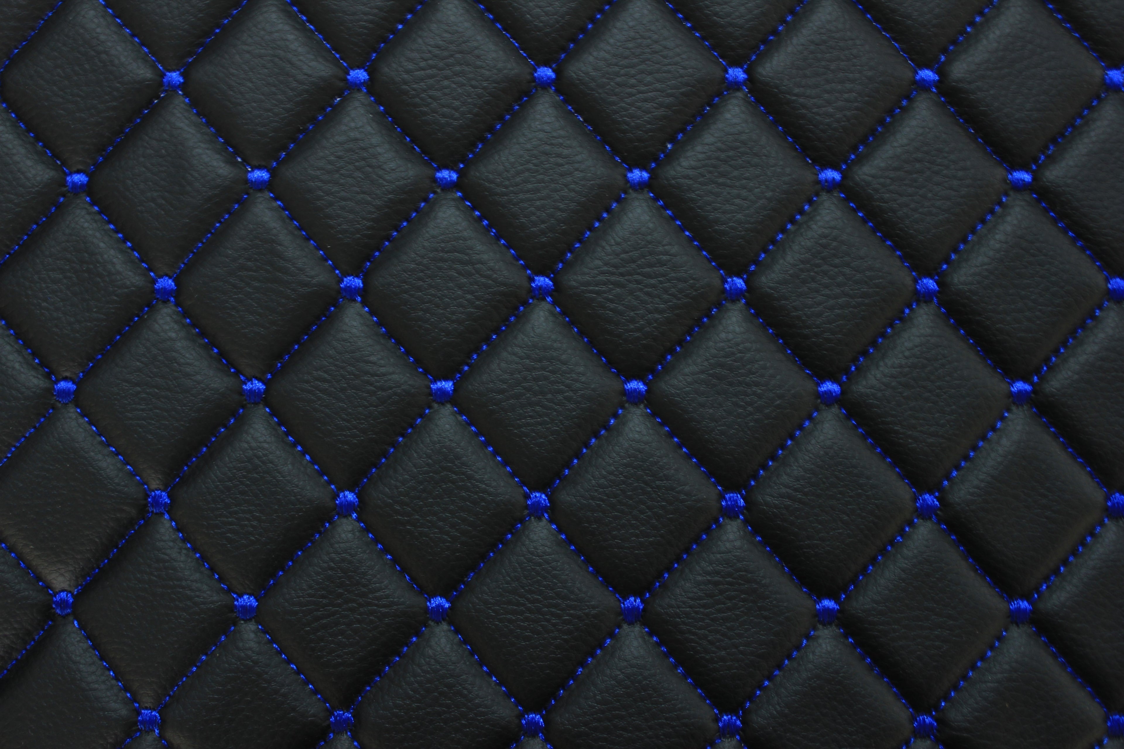 Tecido de pele sintética acolchoada azul com estampado de losangos | Base de espuma | Automóvel, náutico, mobiliário | 140 cm (55,1") de largura Mercedes - BMW - VW