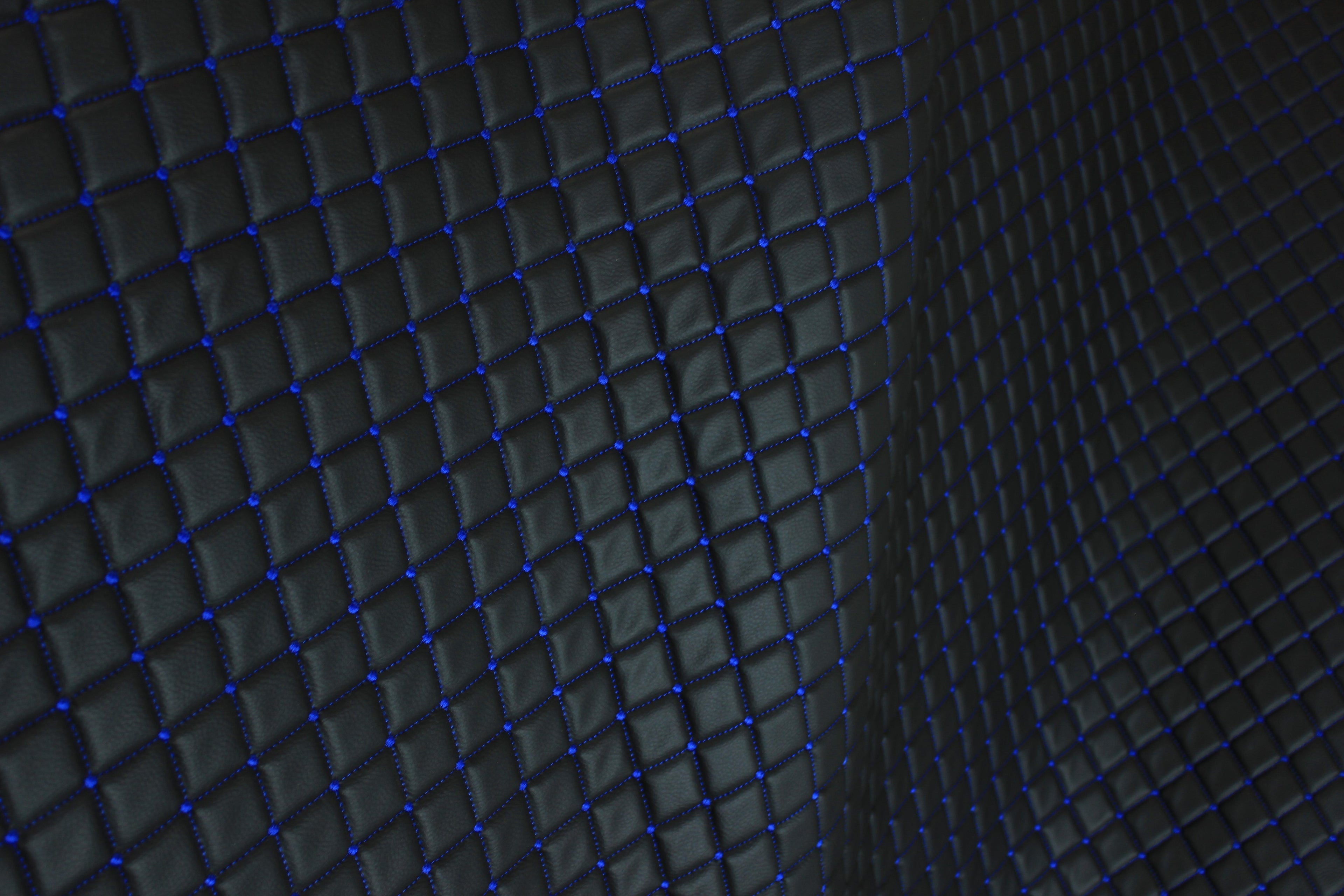 Tecido de pele sintética acolchoada azul com estampado de losangos | Base de espuma | Automóvel, náutico, mobiliário | 140 cm (55,1") de largura Mercedes - BMW - VW