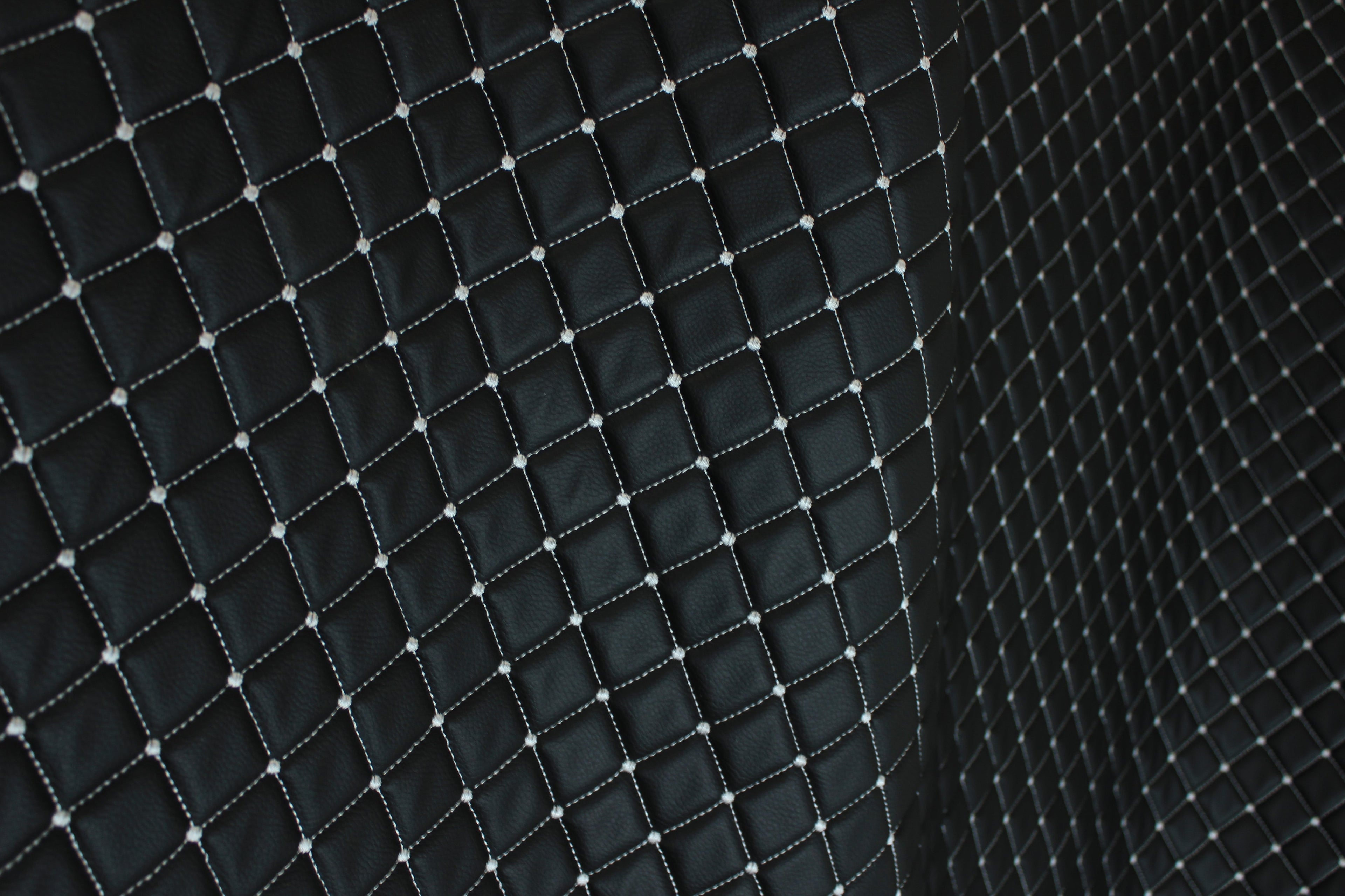 Tecido de pele sintética acolchoada branca com estampado de losangos | Base de espuma | Automóvel, Náutico, Móveis | 140 cm (55,1") de largura Mercedes - BMW - VW (Cópia)