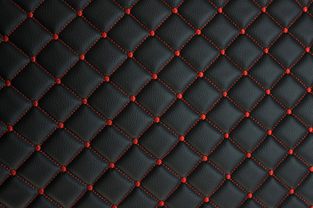 Tecido de pele sintética acolchoada vermelha com estampado de diamantes e bolinhas | Base de espuma | Automóvel, náutico, mobiliário | 140 cm (55,1") de largura Mercedes - BMW - VW