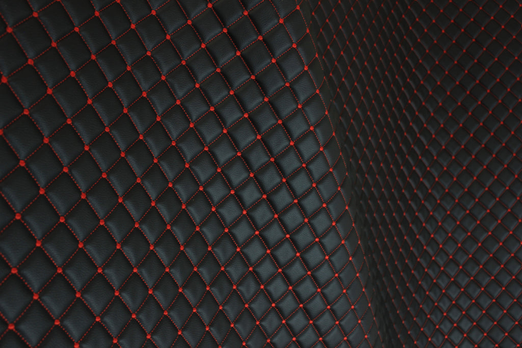 Tecido de pele sintética acolchoada vermelha com estampado de diamantes e bolinhas | Base de espuma | Automóvel, náutico, mobiliário | 140 cm (55,1") de largura Mercedes - BMW - VW