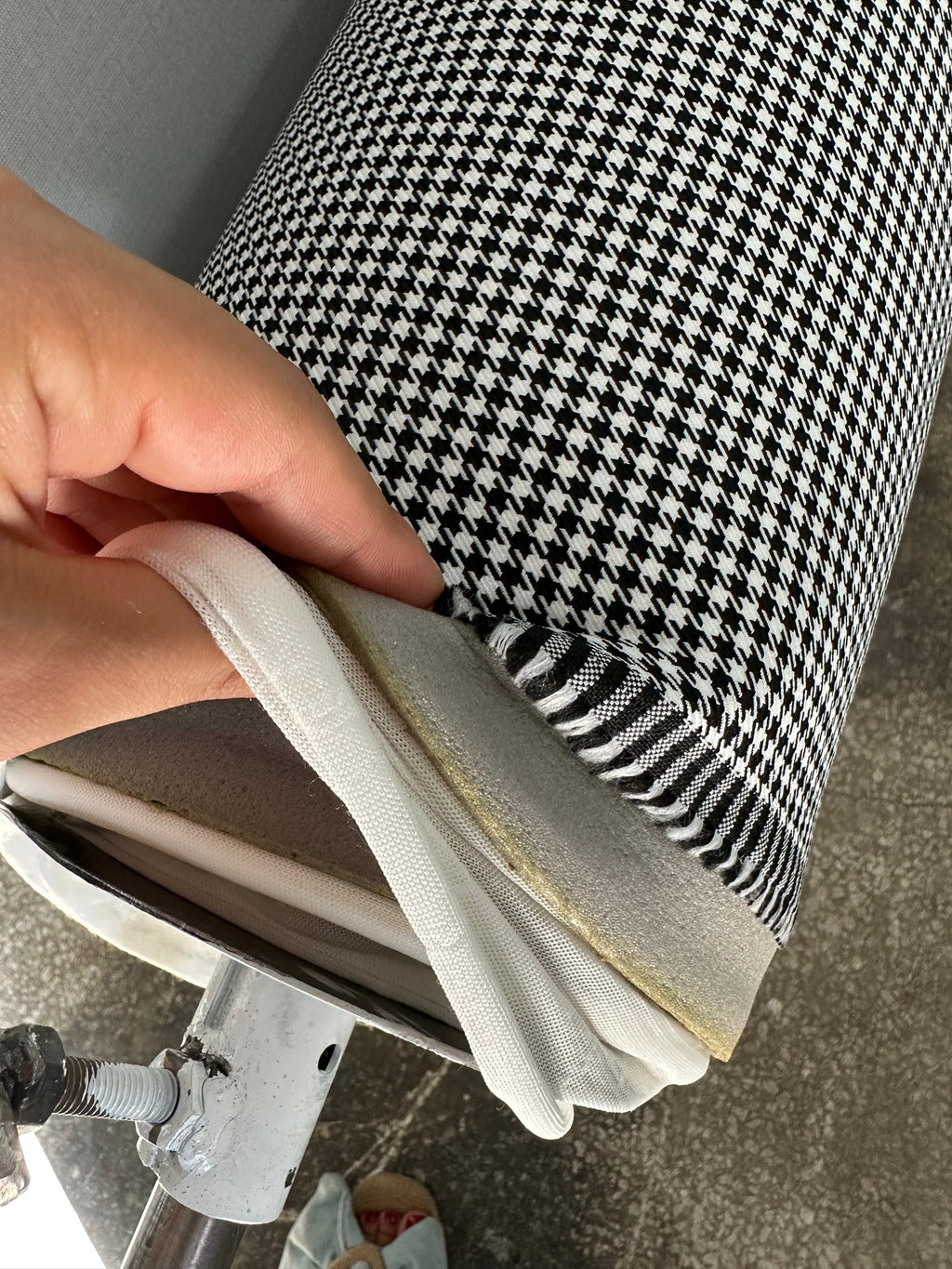 Tecido Pepita Houndstooth para Estofos de Bancos Automóveis Porsche - Preto e Branco - BMW - Revestimento de Bancos, Interior, Automóveis, Forro de Portas e Teto - 4mm com Base de Espuma - Restauro - 150cm (55")